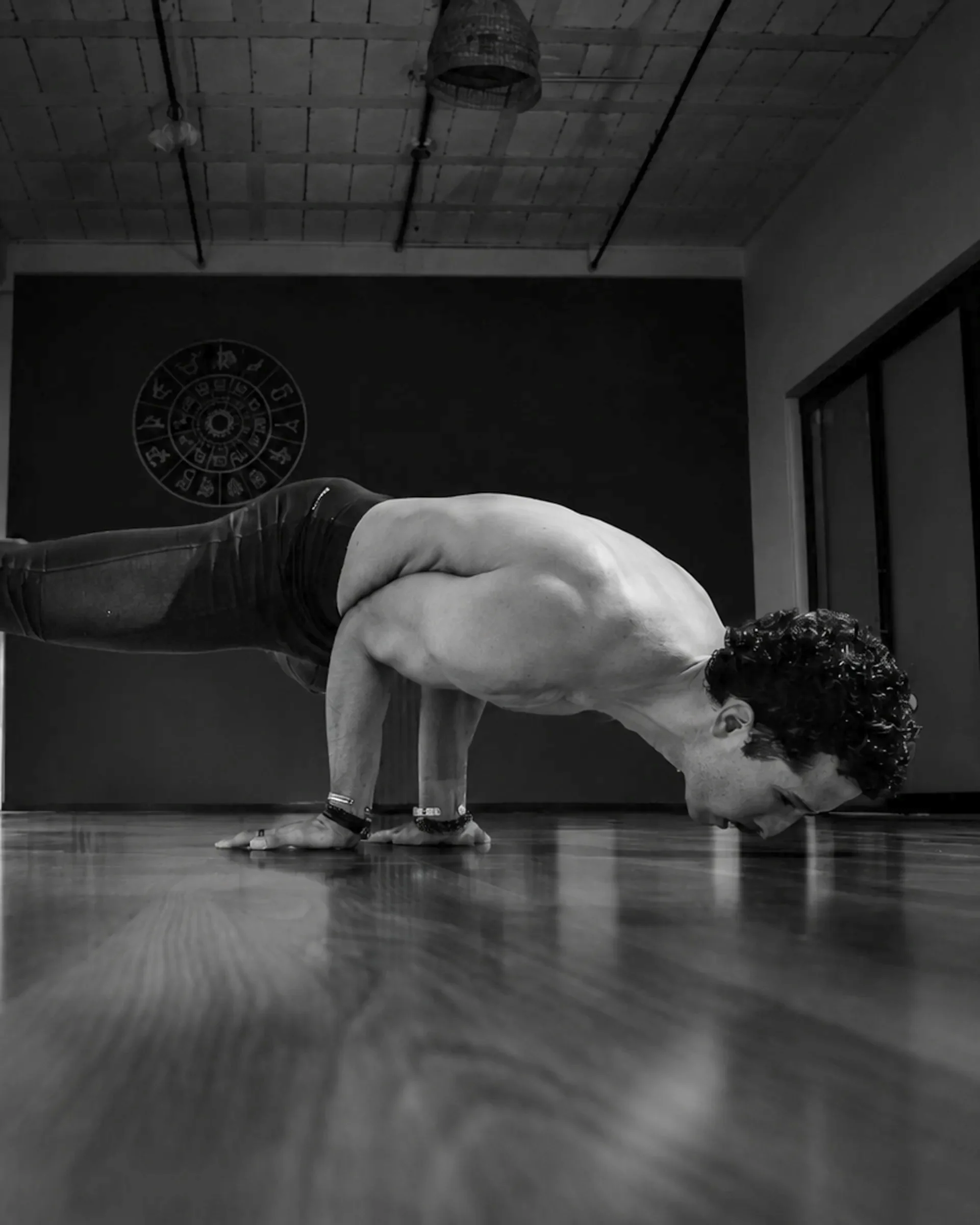Strength and movement training, black and white.